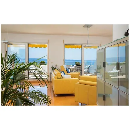Front In With Wifi Апартаменты Сплит