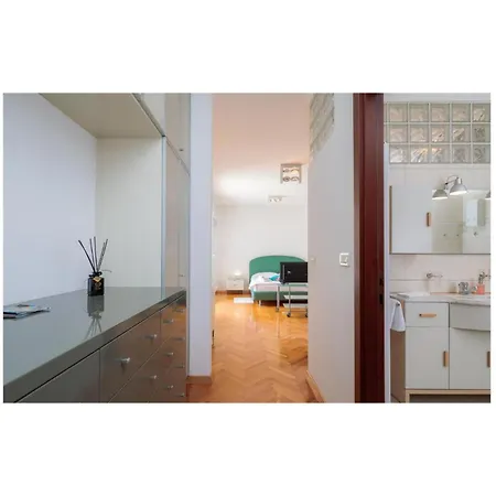Front In With Wifi Apartment *