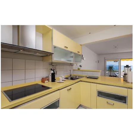 3 Bedroom Beautiful In アパート *